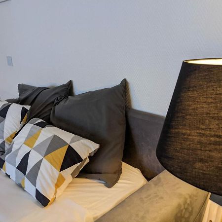 Paris Expo Suite Appartement & Parkings Dans Un Hotel 4 Etoiles, Porte De Versailles - Check In Autonome 24-7 Issy-les-Moulineaux Eksteriør billede