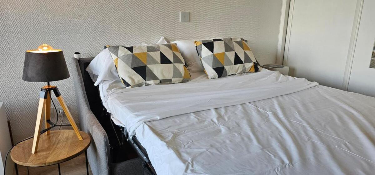 Paris Expo Suite Appartement & Parkings Dans Un Hotel 4 Etoiles, Porte De Versailles - Check In Autonome 24-7 Issy-les-Moulineaux Eksteriør billede
